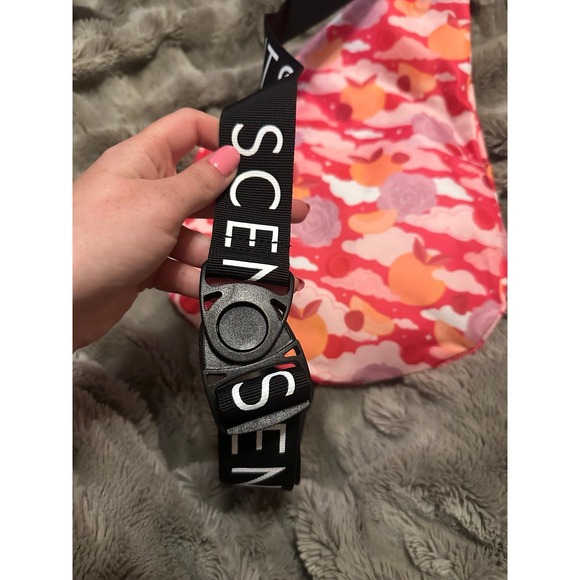 Scentsy sling bag - Picture 2 of 4